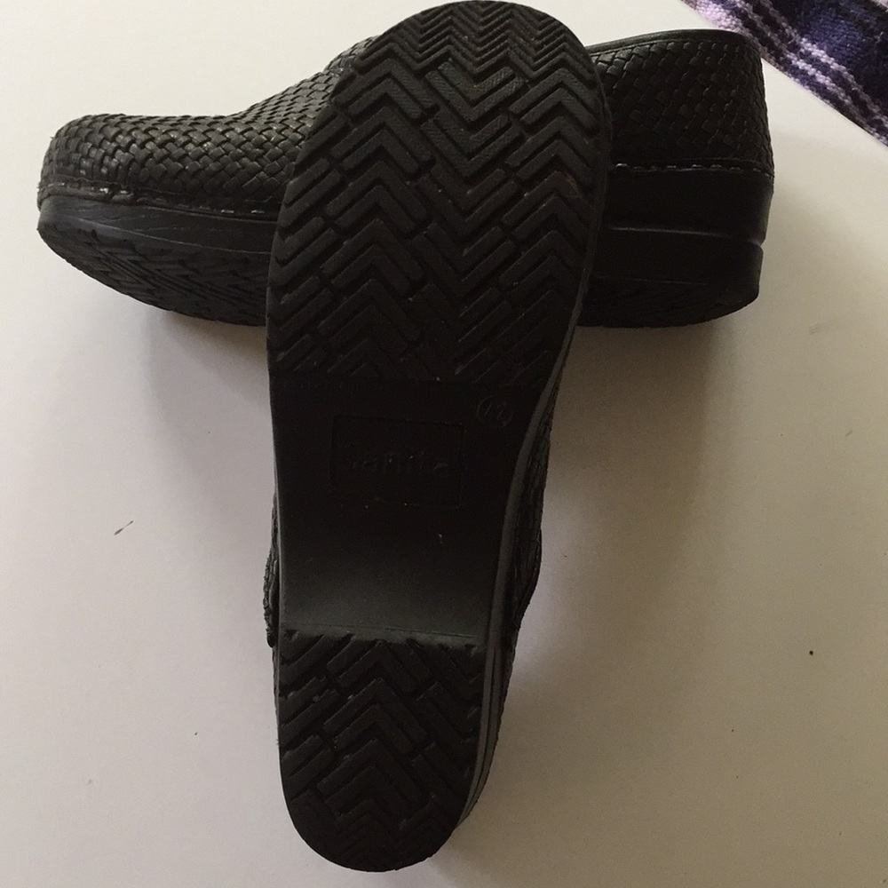 Shoes - Picture 4 of 4